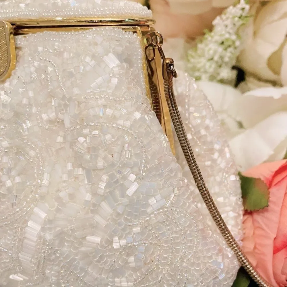 ♥️ 1950s vintage purse, heavily beaded white wedding clutch, play vid with sound